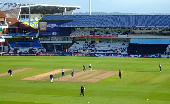 biggest capacity cricket ground in england